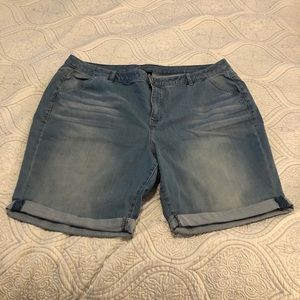 Lane Bryant shorts size 24